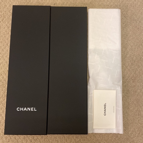 Chanel - Picture 4 of 4